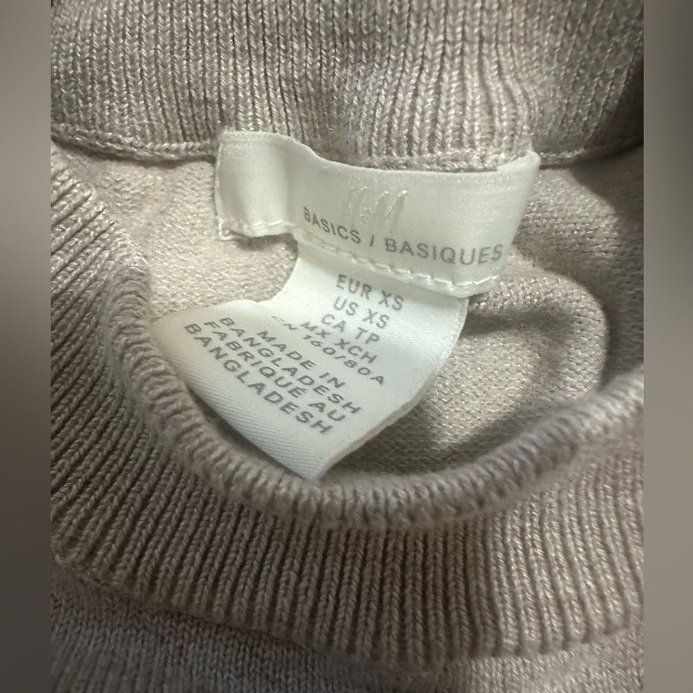 H&M Light Knit Top size Xsmall - Picture 3 of 7